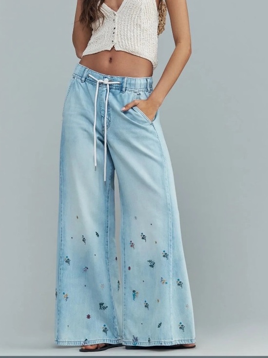 Pilcro Denim - Anthropologie Pilcro The Adi Ditsy Floral Flair Jeans- Size Large